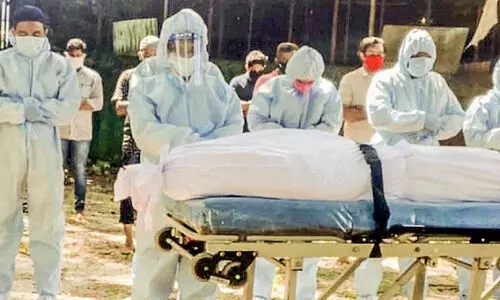 സേവനപാതയിൽ വേറിട്ട്​ ബാപ്പയും മകനും