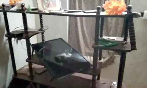 വീട് കയറി ആക്രമണം: ഗൃഹനാഥനുള്‍പ്പെടെയുള്ളവര്‍ക്ക് പരിക്ക്