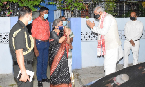 ബുദ്ധദേവി​െൻറ ചിത്രം പങ്കുവച്ച്​ ബംഗാൾ ഗവർണർ; വേദനിപ്പിച്ചെന്നും ഒഴിവാക്കണമെന്നും സി.പി.എം