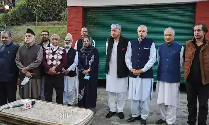 പതാക വിവാദം; മെഹബൂബയുടെ നിലപാടിനോട് യോജിക്കാതെ നാഷണൽ കോൺഫറൻസ്