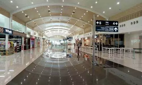 നെടുമ്പാശേരിയിൽ ഇന്നും സ്വർണവേട്ട; പിടികൂടിയത് നാലര കിലോ സ്വർണം