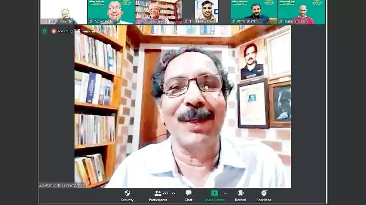 മാനവികതയുടെ കാരുണ്യമാണ് പ്രവാചകൻ –ആലങ്കോട് ലീലാകൃഷ്ണൻ മാനവികതയുടെ കാരുണ്യമാണ് പ്രവാചകൻ –ആലങ്കോട് ലീലാകൃഷ്ണൻ