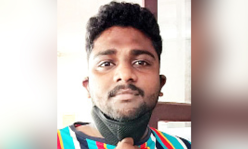 യുവാവിെൻറ കണ്ണ് അടിച്ചുപൊട്ടിച്ച സംഭവം; ഒരാൾ പിടിയിൽ യുവാവിെൻറ കണ്ണ് അടിച്ചുപൊട്ടിച്ച സംഭവം; ഒരാൾ പിടിയിൽ