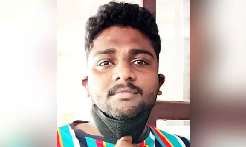 യുവാവിെൻറ കണ്ണ് അടിച്ചുപൊട്ടിച്ച സംഭവം; ഒരാൾ പിടിയിൽ യുവാവിെൻറ കണ്ണ് അടിച്ചുപൊട്ടിച്ച സംഭവം; ഒരാൾ പിടിയിൽ