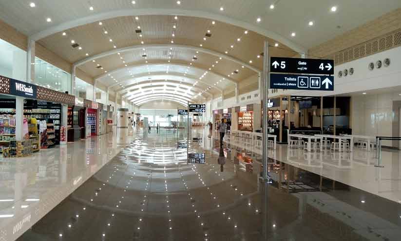 നെടുമ്പാശേരിയിൽ ഇന്നും സ്വർണവേട്ട; പിടികൂടിയത് നാലര കിലോ സ്വർണം നെടുമ്പാശേരിയിൽ ഇന്നും സ്വർണവേട്ട; പിടികൂടിയത് നാലര കിലോ സ്വർണം