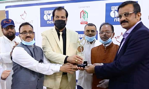 മീ​ഡി​യ​വ​ൺ ബ്രേ​വ്​ ഹാ​ർ​ട്ട്​ അ​വാ​ർ​ഡ്​ ഷാ​ർ​ജ ഇ​ന്ത്യ​ൻ അ​സോ​സി​യേ​ഷ​ന്​ സ​മ്മാ​നി​ച്ചു