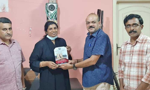 സാറാമ്മ മാത്യുവിന് യാത്രയയപ്പ് നല്‍കി