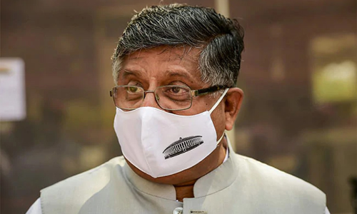 മാതാപിതാക്കളുടെ ചിത്രങ്ങളിൽ നാണക്കേട്​ എന്തിന്​? തേജസ്വി യാദവിനോട്​ രവിശങ്കർ പ്രസാദ്​