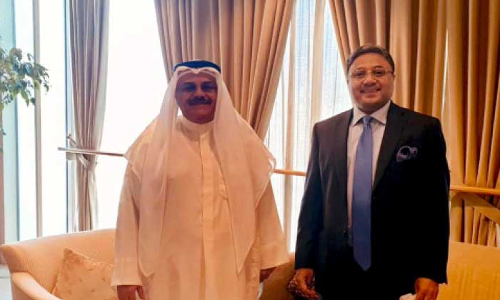 അംബാസഡർ ചേംബർ ഒാഫ്​ കോമേഴ്​സ്​ മേധാവിയുമായി ചർച്ച നടത്തി