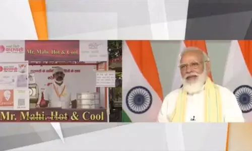 മൊമോസ് കഴിക്കാന്‍ എന്നെ ആരും ക്ഷണിച്ചില്ല; തെരുവ് കച്ചവടക്കാരോട് മോദി