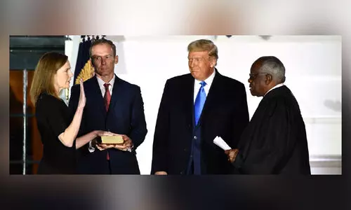 ട്രംപ്​ നോമിനി ആമി ബാരെറ്റ്​ യു.എസ്​ സുപ്രീംകോടതി ജഡ്​ജി