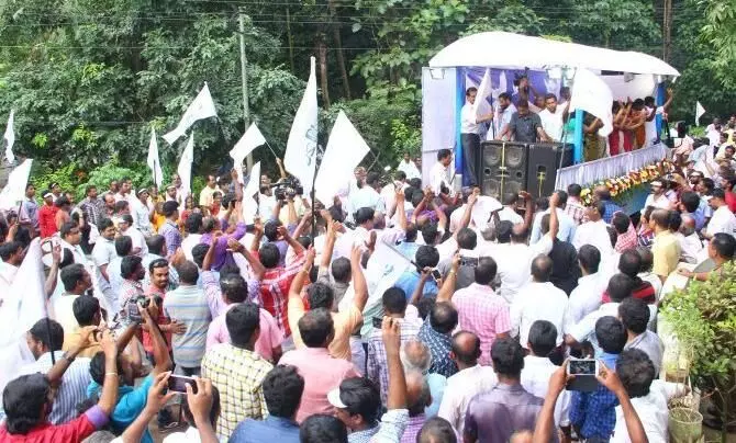 സ്ഥാനാര്ഥികളെ പ്രഖ്യാപിച്ച് ട്വൻറി 20;നേരിടാന് ഉറച്ച് കോണ്ഗ്രസ് സ്ഥാനാര്ഥികളെ പ്രഖ്യാപിച്ച് ട്വൻറി 20;നേരിടാന് ഉറച്ച് കോണ്ഗ്രസ്