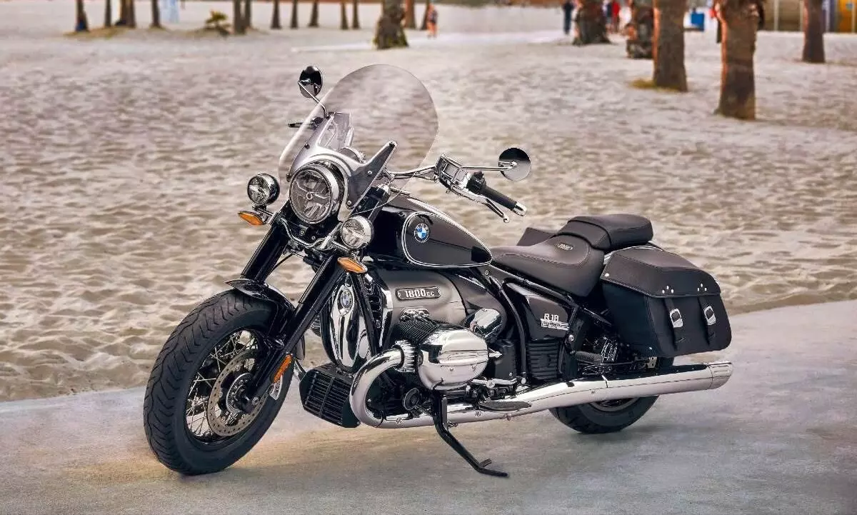 ആർ 18 ക്ലാസിക്കുമായി ബി.എം.ഡബ്ല്യൂ; നിരവധി ഫീച്ചറുകൾ കൂട്ടിച്ചേർത്തു ആർ 18 ക്ലാസിക്കുമായി ബി.എം.ഡബ്ല്യൂ; നിരവധി ഫീച്ചറുകൾ കൂട്ടിച്ചേർത്തു