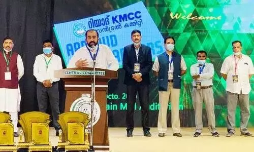 കോവിഡ്കാല കാരുണ്യ പ്രവർത്തകരെ റിയാദ് കെ.എം.സി.സി ആദരിച്ചു