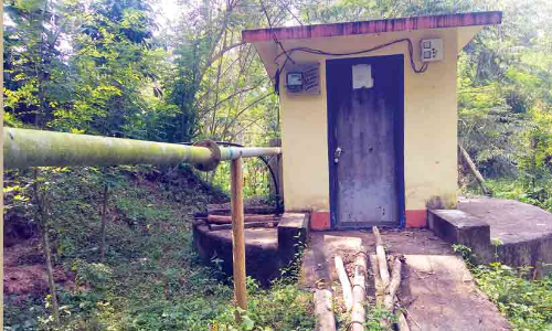 കുടിവെള്ളം വിലകൊടുത്ത് വാങ്ങി കോളനിവാസികൾ