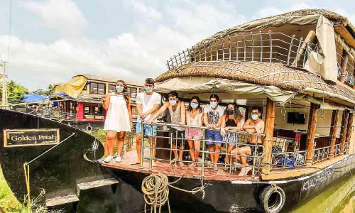 കോവിഡ്​ ഭീതിയൊഴിഞ്ഞ്​ വിദേശസഞ്ചാരികളുടെ ആദ്യസംഘം ആലപ്പുഴയിൽ