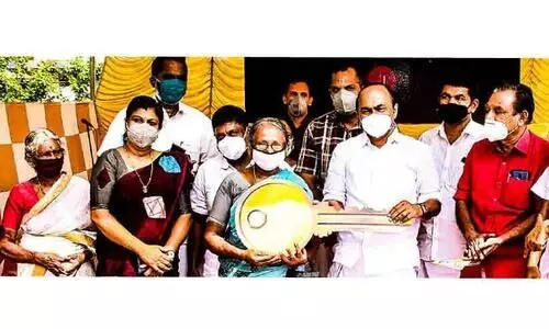 ലൈ​ഫ് ഭ​വ​ന​പ​ദ്ധ​തി: ഒരേ കുടുംബത്തിലെ ആറു പേർക്കായി നിർമിച്ച ഭവനസമുച്ചയം കൈമാറി