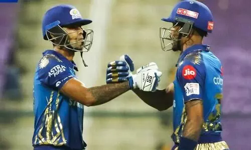 മുമ്പൻമാരായി മുംബൈ ​​േപ്ലഓഫിലേക്ക്​; ബാംഗ്ലൂർ പടിക്കൽ തുടരുന്നു