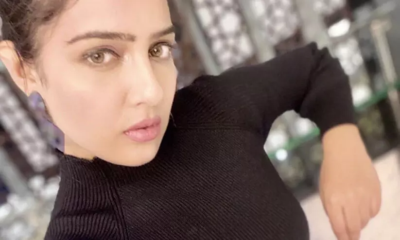 വിവാഹാഭ്യർഥന നിരസിച്ചതിന് നടിയെ കത്തി കൊണ്ട് കുത്തി; അക്രമിയെ കണ്ടെത്തി പൊലീസ് വിവാഹാഭ്യർഥന നിരസിച്ചതിന് നടിയെ കത്തി കൊണ്ട് കുത്തി; അക്രമിയെ കണ്ടെത്തി പൊലീസ്