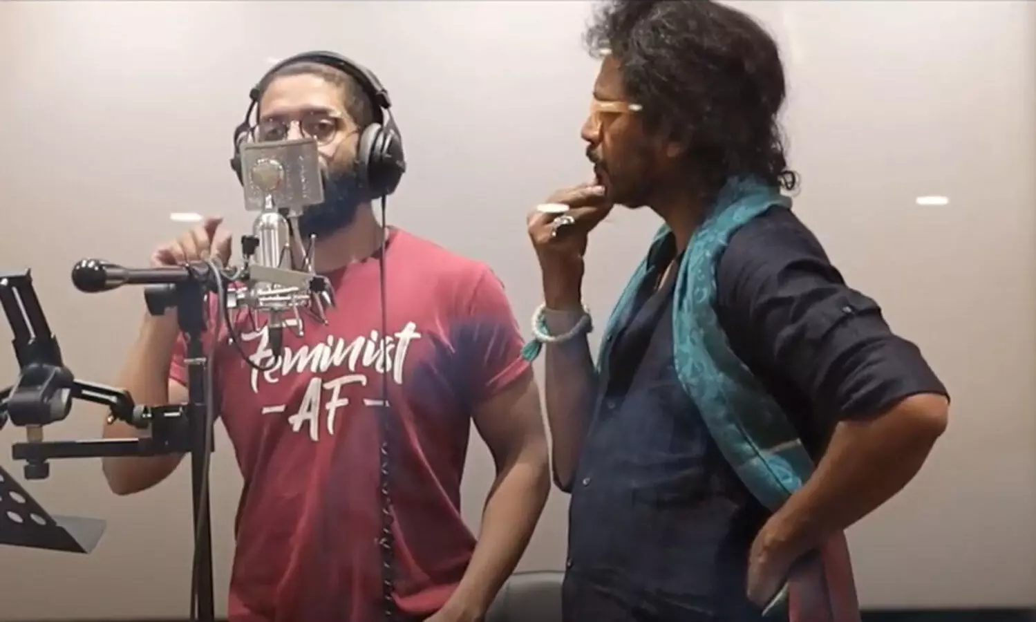 സിംഗേഴ്‌സ് ഓഫ് പടവെട്ട്; ഗോവിന്ദ് വസന്തയുടെ ജന്മദിനമാഘോഷിച്ച് ടീം പടവെട്ട്