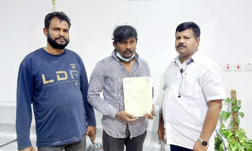 ലൈ​സ​ൻ​സി​ല്ലാ​തെ വാ​ഹ​ന​മോ​ടി​ച്ചു; മ​ല​യാ​ളി നി​യ​മ​ക്കു​രു​ക്കി​ൽ