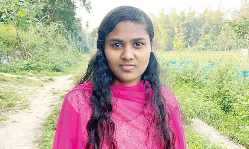 കോമണ് ലോ അഡ്മിഷന് ടെസ്റ്റ്: രാധികയുടെ വിജയത്തിന് പത്തരമാറ്റ് തിളക്കം കോമണ് ലോ അഡ്മിഷന് ടെസ്റ്റ്: രാധികയുടെ വിജയത്തിന് പത്തരമാറ്റ് തിളക്കം