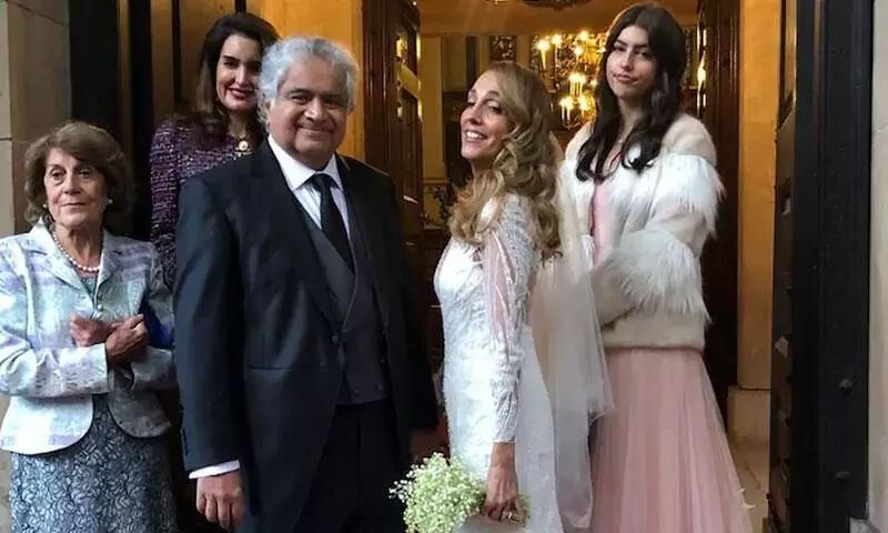 ഹരീഷ് സാൽവെ വിവാഹിതനായി, വധു ലണ്ടൻ സ്വദേശിനി കരോലിൻ; ചിത്രങ്ങൾ കാണാം ഹരീഷ് സാൽവെ വിവാഹിതനായി, വധു ലണ്ടൻ സ്വദേശിനി കരോലിൻ; ചിത്രങ്ങൾ കാണാം