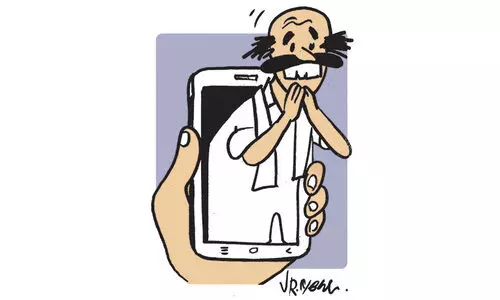 ഡി​ജി​റ്റ​ലാ​യും അ​വ​ർ വ​രും; വോട്ട്​ തേടാൻ..