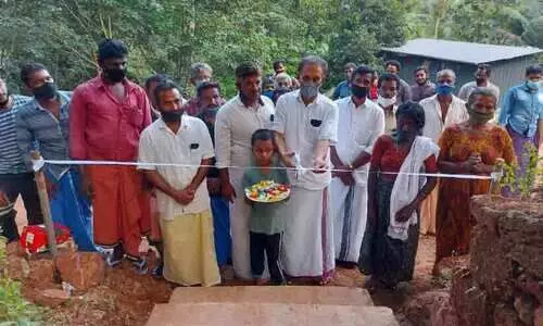 മൂ​ച്ചി​ത​ടം ഭ​ഗ​വ​തി ക്ഷേ​ത്ര​ത്തി​ലേ​ക്ക്​ പോകാം, ജു​മു​അ​ത്ത് പ​ള്ളി ന​ൽ​കി​യ വഴിയിലൂടെ