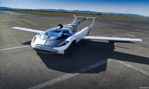 ഒാട്ടത്തിനിടെ പറന്നുയർന്ന്​ കാർ; ഇത്​ ക്ലീൻ വിഷൻ എയർ കാർ