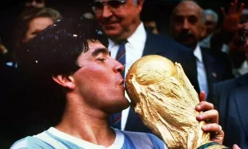 ചെഗുവേരയുടെ നാട്ടിൽ നിന്നും ഉയിർത്ത വിപ്ലവകാരി; മറഡോണക്ക്​ 60ാം പിറന്നാൾ