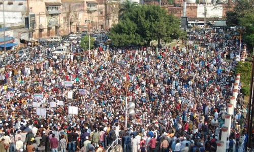 ഫ്രഞ്ച്​ പ്രസിഡൻറിനെതിരായ പ്രതിഷേധം; കോൺഗ്രസ്​ എം.എൽ.എ ഉൾപ്പടെ 2000ത്തോളം പേർക്കെതിരെ കേസ്​