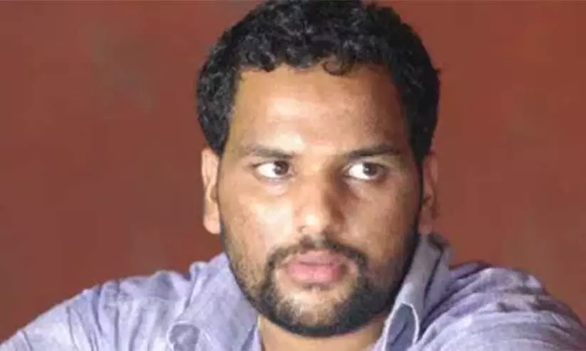 മൊഴിയിലെ വൈരുധ്യം കുരുക്കായി; ബംഗളൂരുവിലെ ഇടപാടുകൾ അന്വേഷിക്കും മൊഴിയിലെ വൈരുധ്യം കുരുക്കായി; ബംഗളൂരുവിലെ ഇടപാടുകൾ അന്വേഷിക്കും