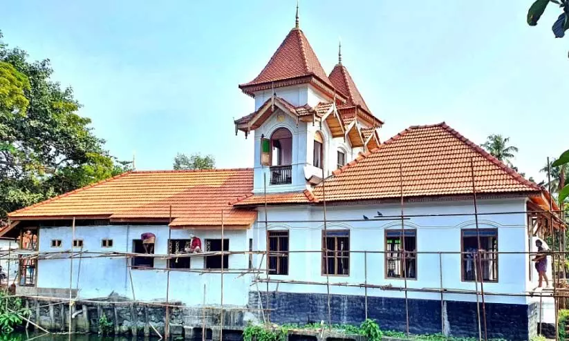 ആലപ്പുഴ ൈപതൃക പദ്ധതിയിൽ ഷൗക്കാർ മസ്ജിദിന് പുതുഭാവം ആലപ്പുഴ ൈപതൃക പദ്ധതിയിൽ ഷൗക്കാർ മസ്ജിദിന് പുതുഭാവം