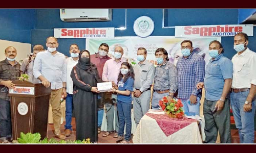 തി​രു​വ​ന​ന്ത​പു​രം ഒ.​ഐ.​സി.​സി ജി​ല്ല ക​മ്മി​റ്റി കോ​വി​ഡ് പ്ര​തി​രോ​ധ കൈ​ത്താ​ങ്ങ് പ​ദ്ധ​തി