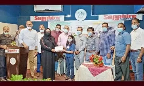 തി​രു​വ​ന​ന്ത​പു​രം ഒ.​ഐ.​സി.​സി ജി​ല്ല ക​മ്മി​റ്റി കോ​വി​ഡ് പ്ര​തി​രോ​ധ കൈ​ത്താ​ങ്ങ് പ​ദ്ധ​തി