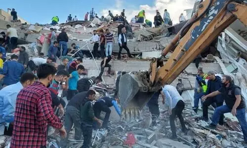 തുർക്കിയിലും ഗ്രീസിലും ഭൂചലനം; മരിച്ചവരുടെ എണ്ണം 22ആയി, രക്ഷാപ്രവർത്തനം തുടരുന്നു