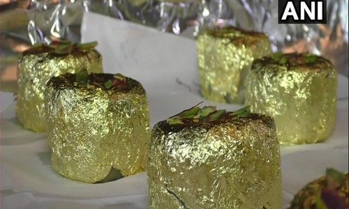 സ്വർണം കൊണ്ട്​ മധുരപലഹാരമുണ്ടാക്കി ഗുജറാത്തിലെ ബേക്കറി