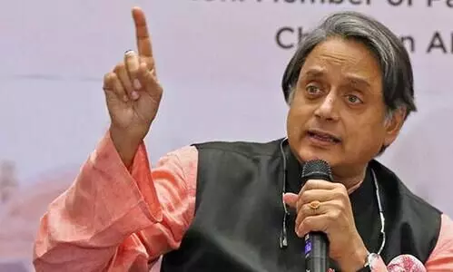 പുൽവാമയിൽ എന്തി​നൊക്കെയാണ്​ മാപ്പ്​ പറയേണ്ടത്?ചോദ്യങ്ങളുമായി ശശി തരൂർ