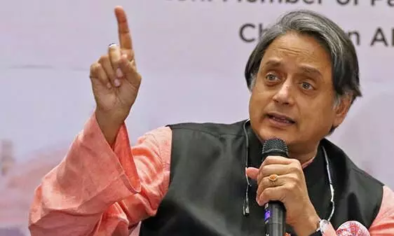 പുൽവാമയിൽ എന്തി​നൊക്കെയാണ്​ മാപ്പ്​ പറയേണ്ടത്?ചോദ്യങ്ങളുമായി ശശി തരൂർ