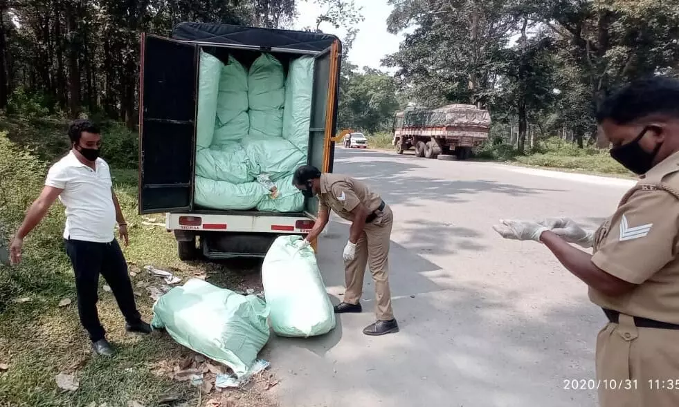 മുത്തങ്ങ എക്സൈസ് ചെക്പോസ്റ്റിൽ 1100 കിലോ പാൻമസാല പിടികൂടി
