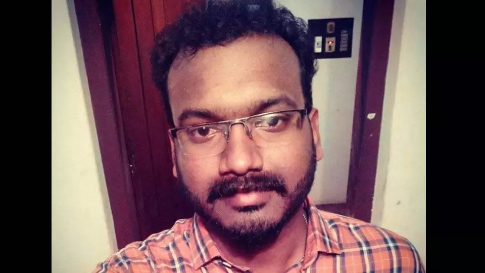 റോഡപകടത്തിൽ വടകര സ്വദേശി മരിച്ചു റോഡപകടത്തിൽ വടകര സ്വദേശി മരിച്ചു