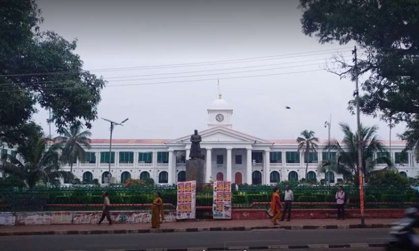 സെക്രട്ടേറിയറ്റില് കനത്ത സുരക്ഷയൊരുക്കും; അനുമതിയില്ലാതെ പ്രവേശിച്ചാൽ നടപടി സെക്രട്ടേറിയറ്റില് കനത്ത സുരക്ഷയൊരുക്കും; അനുമതിയില്ലാതെ പ്രവേശിച്ചാൽ നടപടി