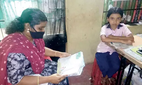 ഇതാണ് അധ്യാപിക; ഇങ്ങനെയാവണം അധ്യാപിക