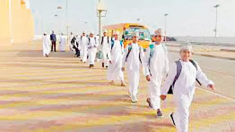 സ്വ​ദേ​ശി സ്​​കൂ​ളു​ക​ളി​ൽ പു​തി​യ   അ​ധ്യ​യ​ന വ​ർ​ഷം ഇ​ന്ന്​ തു​ട​ങ്ങും