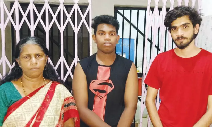 ഐ.ടി.യു ബാങ്കിൽനിന്ന് ലക്ഷങ്ങൾ തട്ടിയ ജീവനക്കാരിയും കൂട്ടാളികളും അറസ്​റ്റിൽ