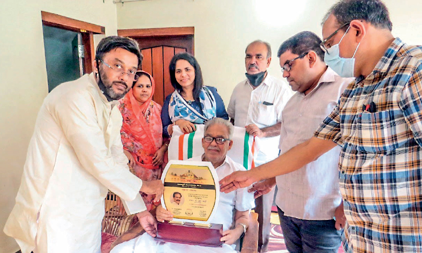 വി.എം. കുട്ടിയെ ആദരിച്ചു വി.എം. കുട്ടിയെ ആദരിച്ചു