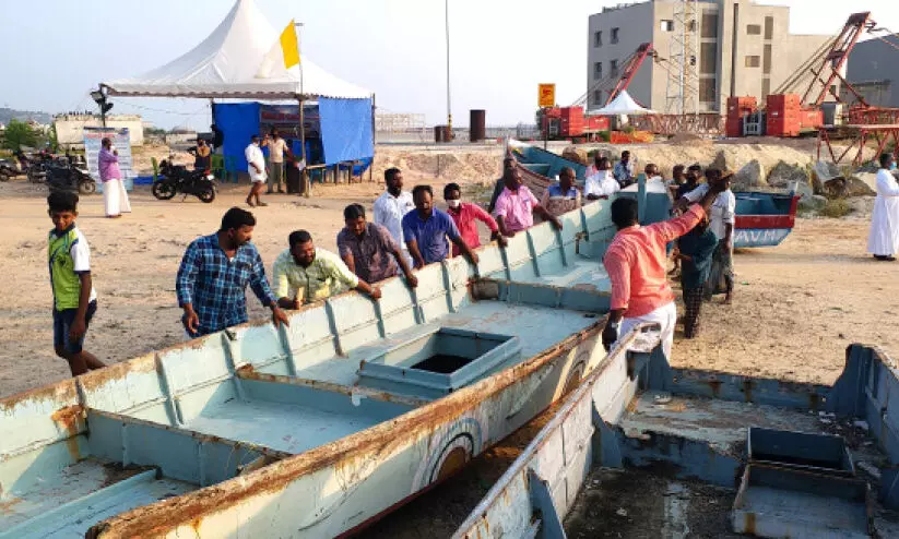 മത്സ്യത്തൊഴിലാളി സമരം പിൻവലിച്ചു;  വിഴിഞ്ഞം തുറമുഖ നിർമാണം പുനരാരംഭിക്കും