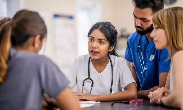 മെഡിക്കൽ എൻ.ആർ.െഎ: സ്പോൺസർഷിപ് രേഖക്ക് നോട്ടറി സാക്ഷ്യപ്പെടുത്തൽ നിർബന്ധമാക്കി മെഡിക്കൽ എൻ.ആർ.െഎ: സ്പോൺസർഷിപ് രേഖക്ക് നോട്ടറി സാക്ഷ്യപ്പെടുത്തൽ നിർബന്ധമാക്കി