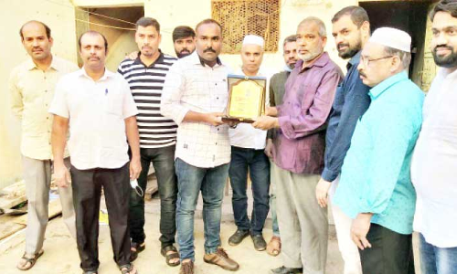 ക​ു​ഞ്ഞ​ഹ​മ്മ​ദ്​ പ​ട്ടാ​മ്പി​ക്ക്​ യാ​ത്ര​യ​യ​പ്പ് ന​ൽ​കി